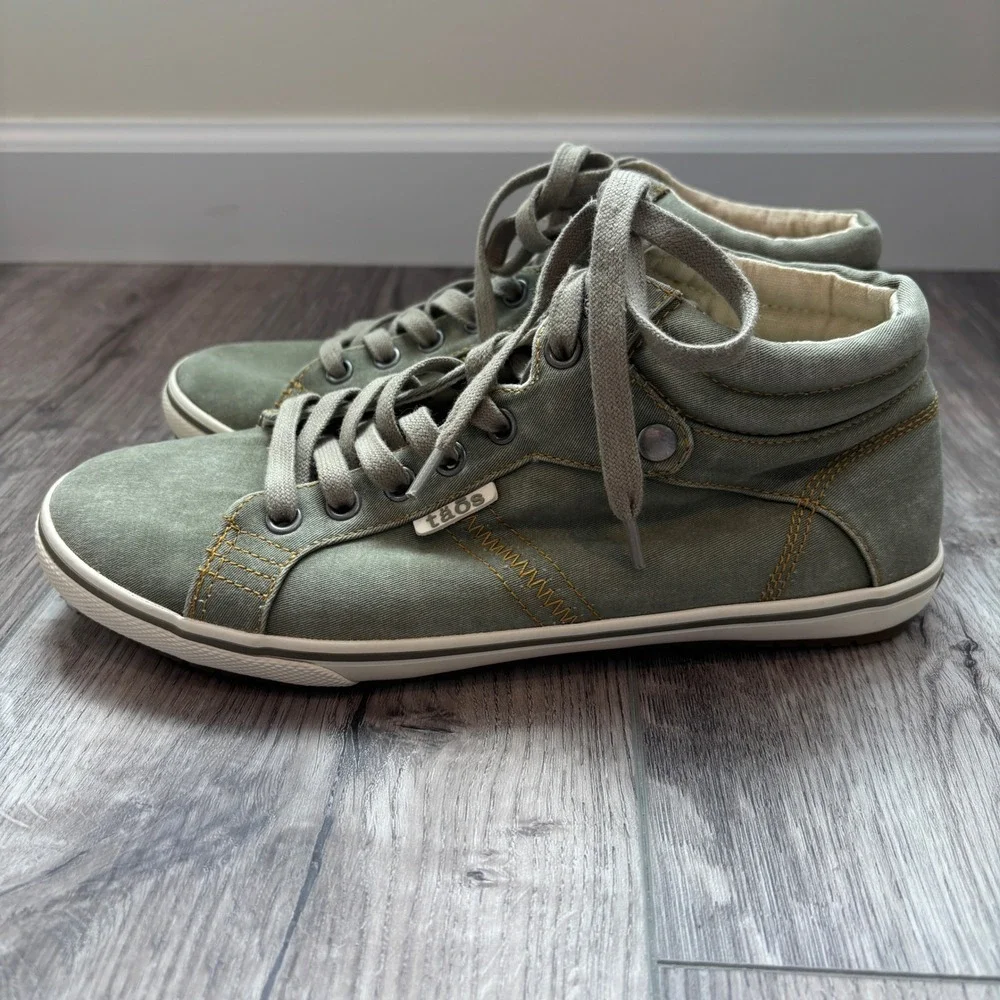 Taos Top Star High Top Sneakers Womens Size 8 Sage Green Canvas Lace Up Comfort